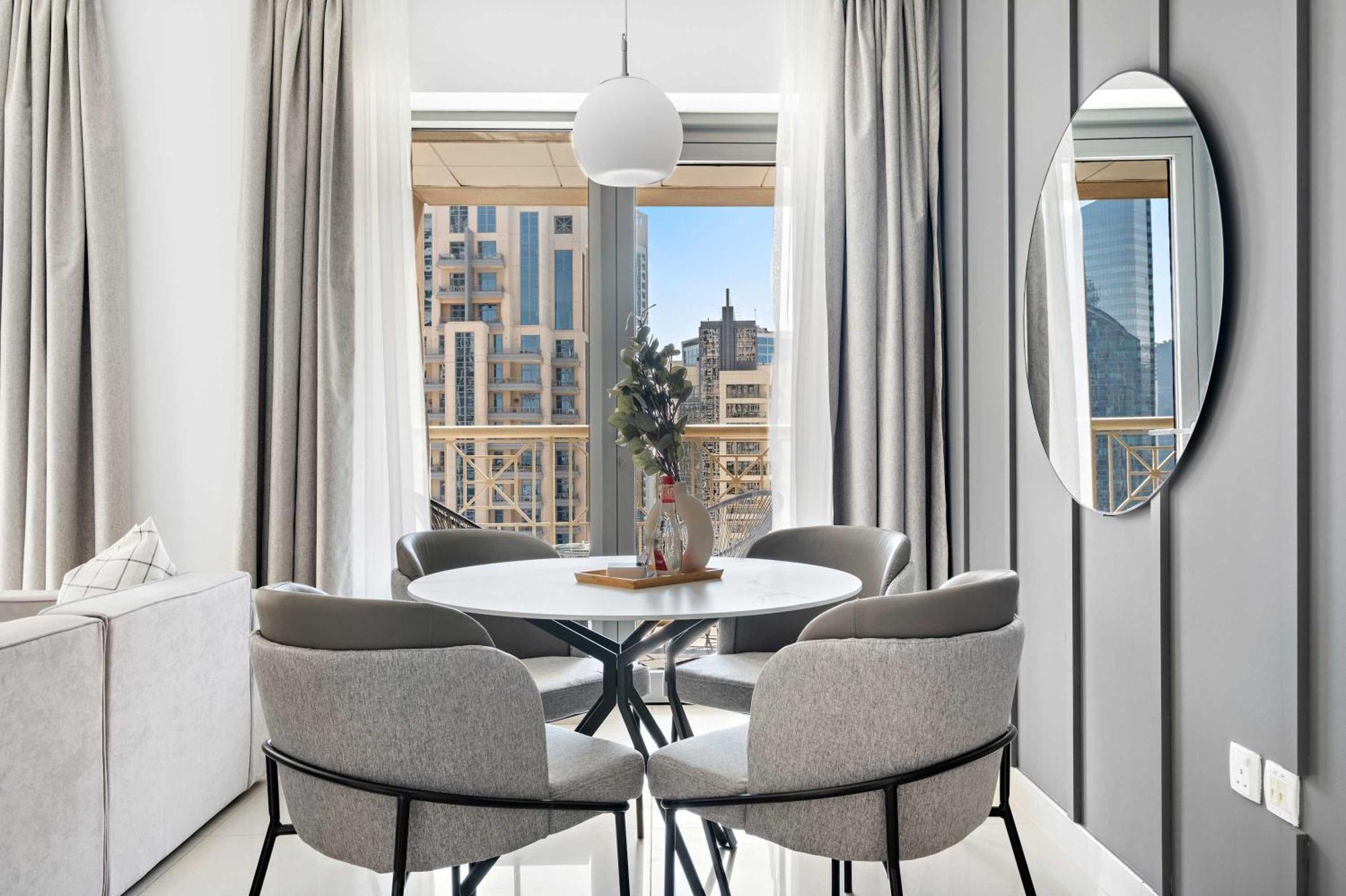 Silkhaus Chic 1bdr Near Burj Khalifa In Downtown Apartment